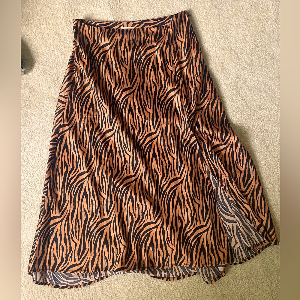 High waisted silk skirt with small slit